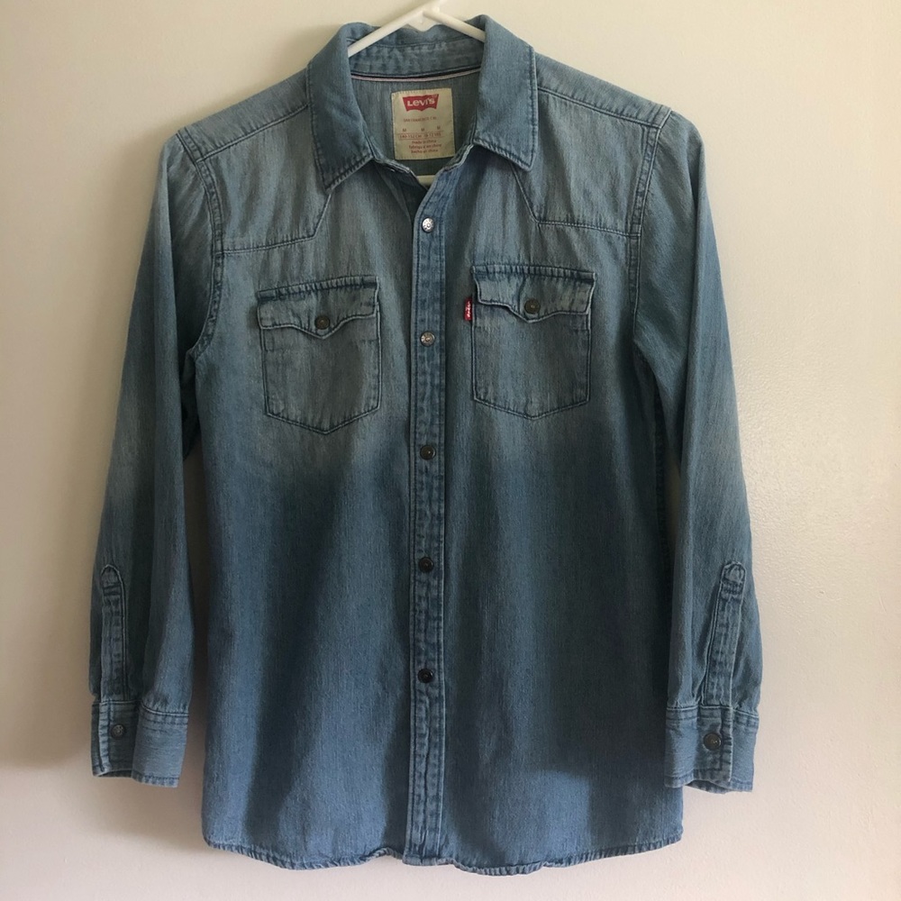 Levi’s Denim Long Sleeve Button Down